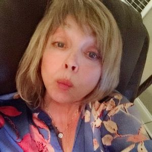 Meet your Posher, Carla